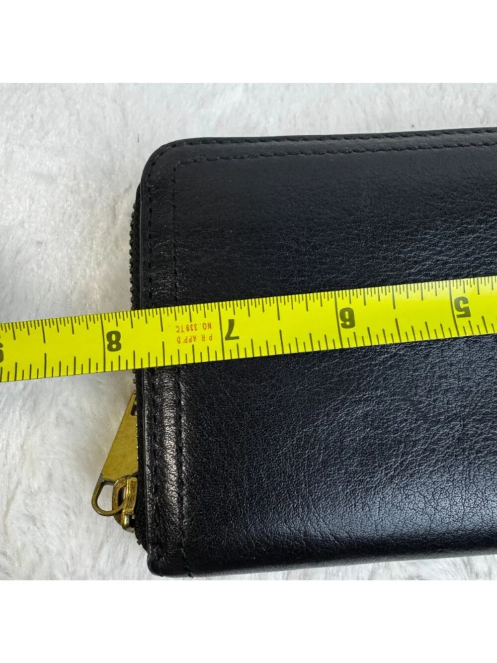 Fossil Black Leather Zip-Around Wallet Gold Accents Multiple Card Slots Logo - Picture 8 of 9